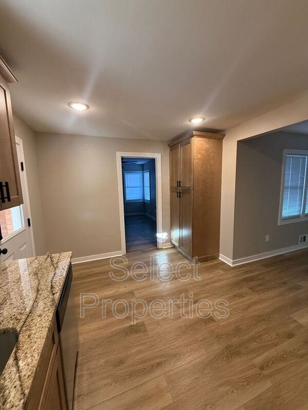 2303 Circle Dr - Photo 5 of 13