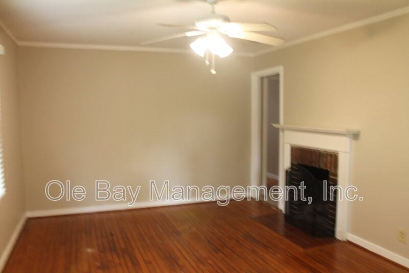 2454 Richard Ave - Photo 2 of 8