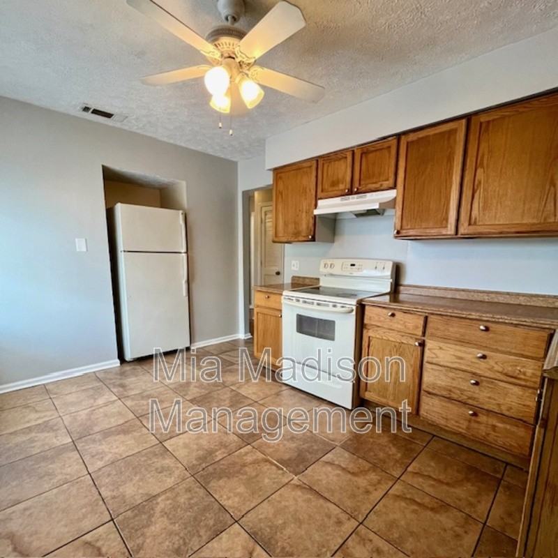 2522 Semken Ave #D - Photo 7 of 12