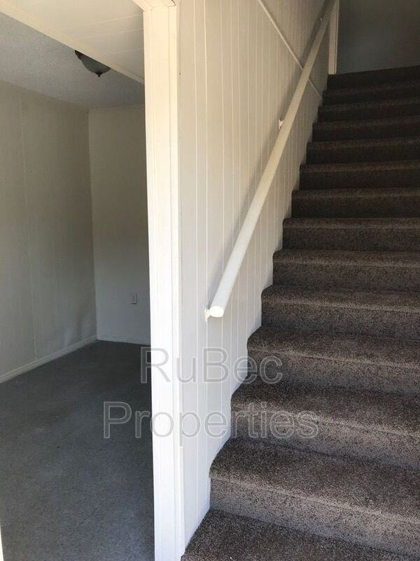 129 E Maine Ave - Photo 2 of 10