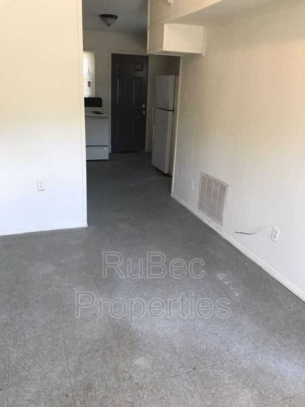 129 E Maine Ave - Photo 3 of 10