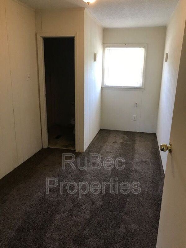 129 E Maine Ave - Photo 5 of 10