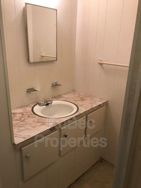 129 E Maine Ave - Photo 7 of 10