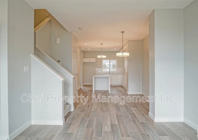 17 Nouveau Dr - Photo 3 of 21