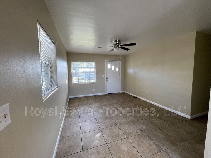 1036 Woodland Ave - Photo 4 of 13