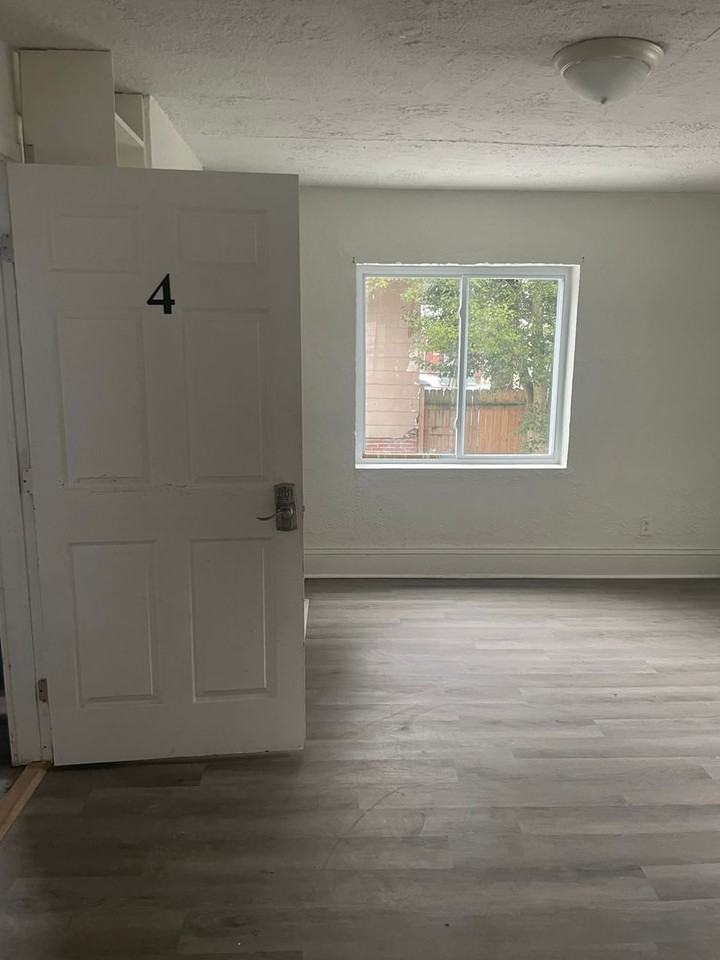 529 Nancy Street - Photo 2 of 11