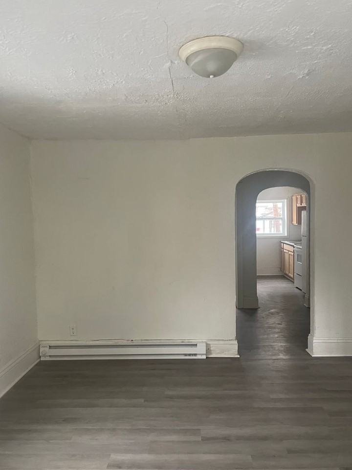 529 Nancy Street - Photo 6 of 11