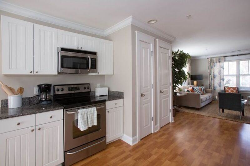 1830 Candlewood Ct - Photo 3 of 6