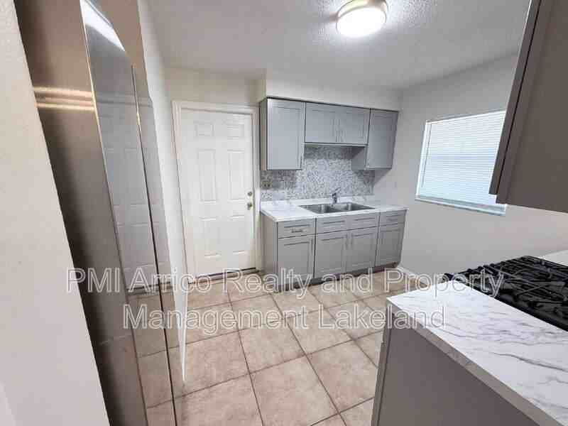 1211 Robert King High Dr - Photo 4 of 16