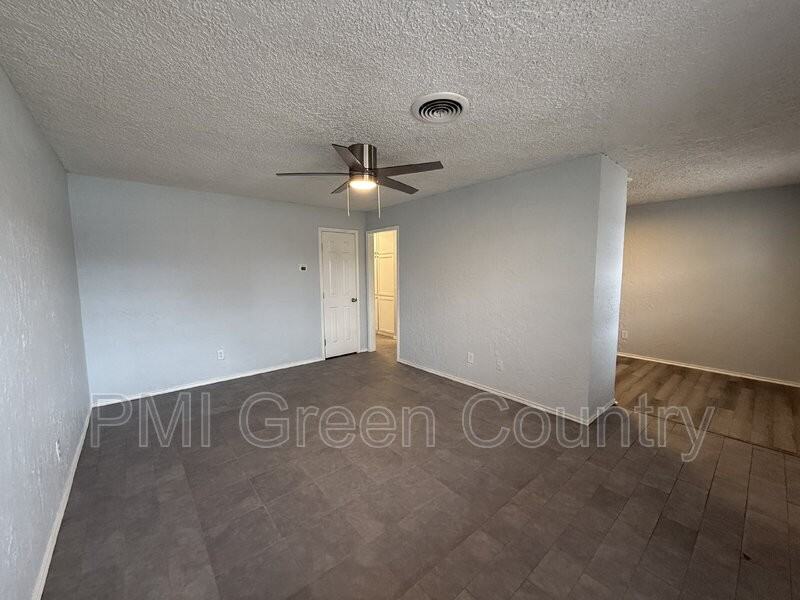 232 S Indianola St - Photo 3 of 10