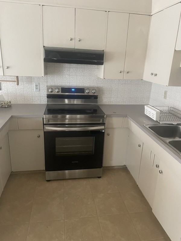 3518 78 St Nw - Photo 3 of 10