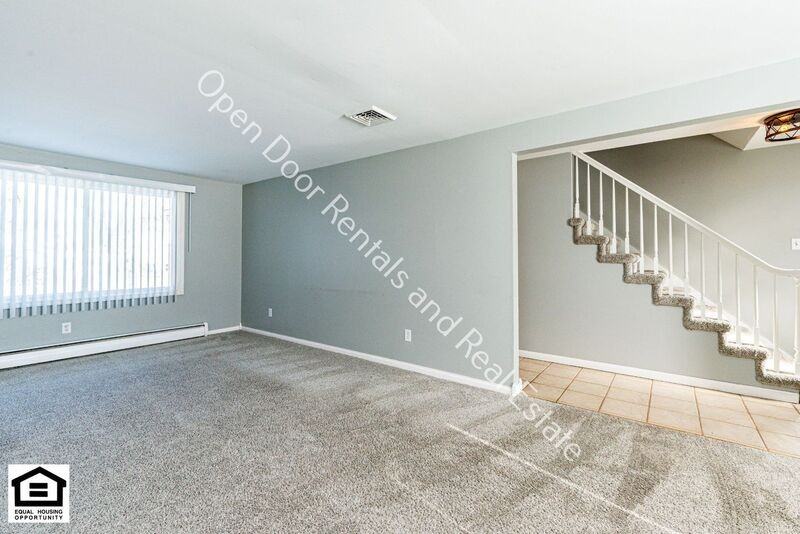 1225 Clarion Dr - Photo 4 of 43