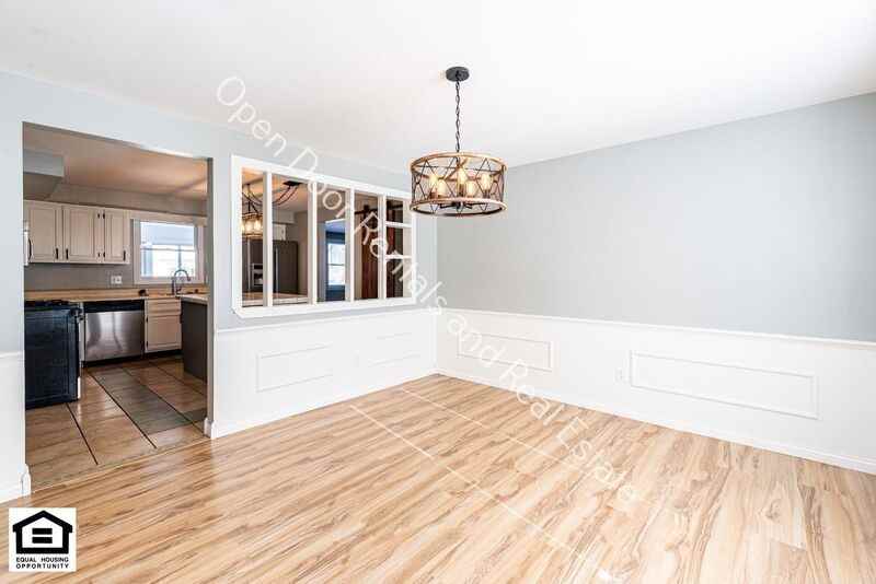 1225 Clarion Dr - Photo 5 of 43