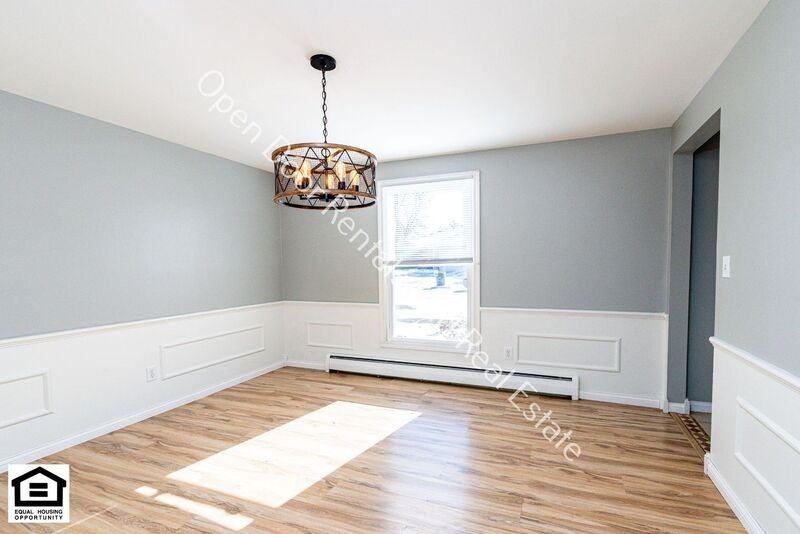 1225 Clarion Dr - Photo 6 of 43