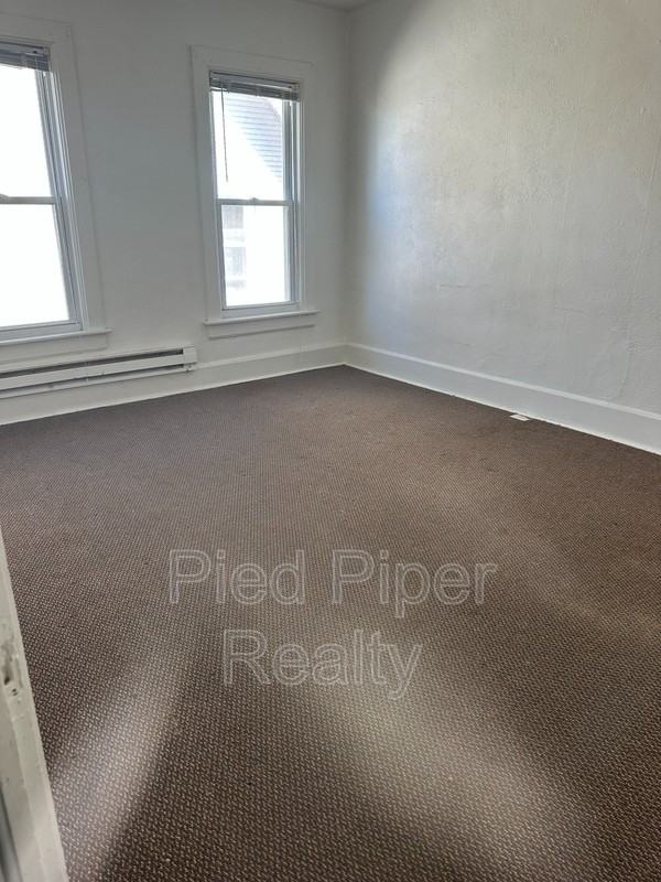 123 1/2 N Cherry Ave - Photo 2 of 7