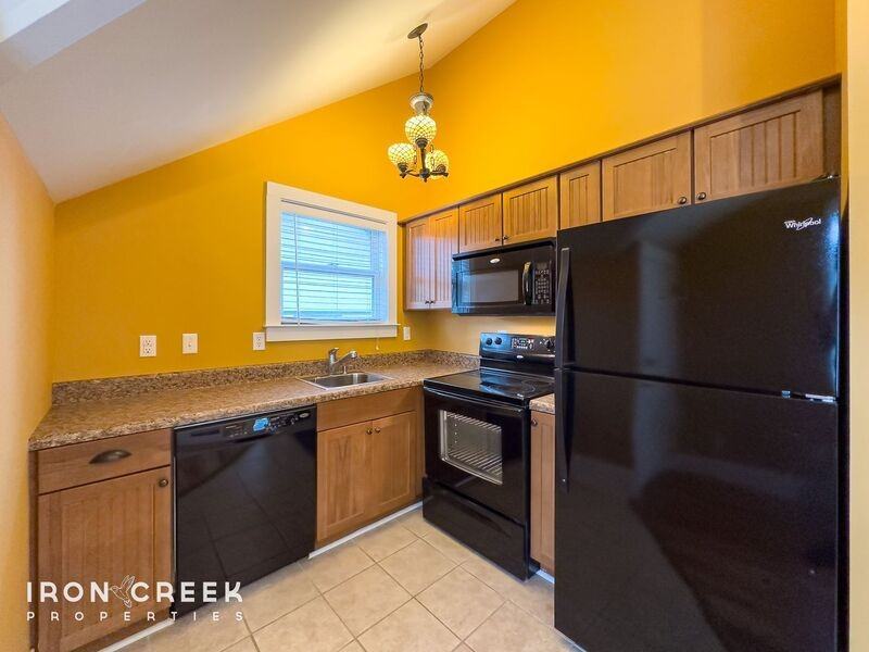 90 Rumbough Pl - Photo 5 of 11