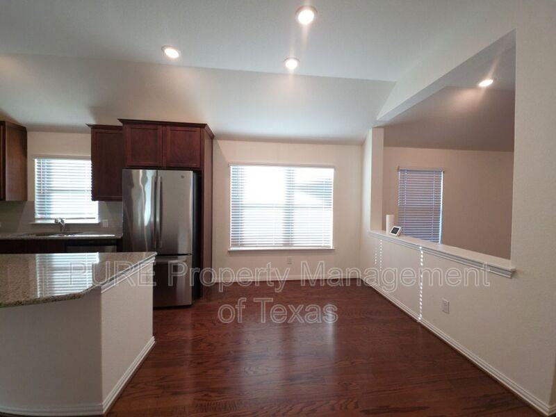 214 Roaming Dr - Photo 7 of 27