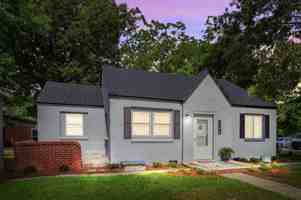 featured image of 4196 Lee St