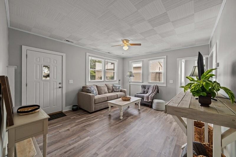 4196 Lee St - Photo 2 of 29