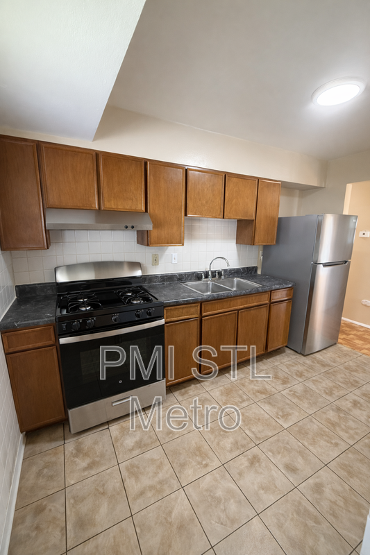 329 Caithness Rd - Photo 2 of 9