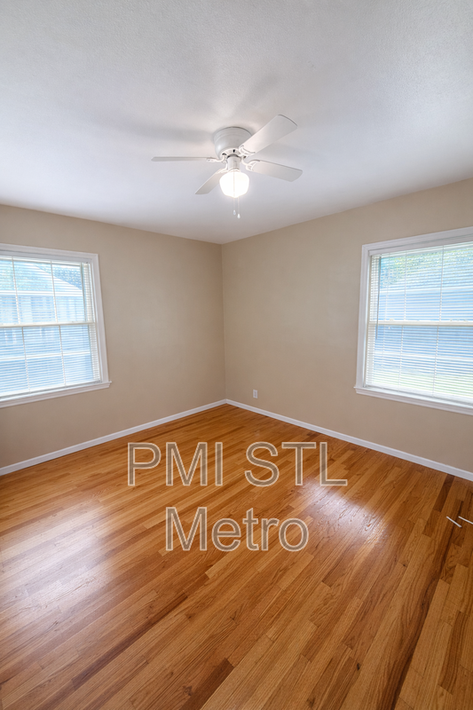 329 Caithness Rd - Photo 3 of 9