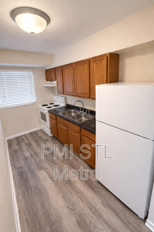 10327 Renfrew Dr - Photo 3 of 9