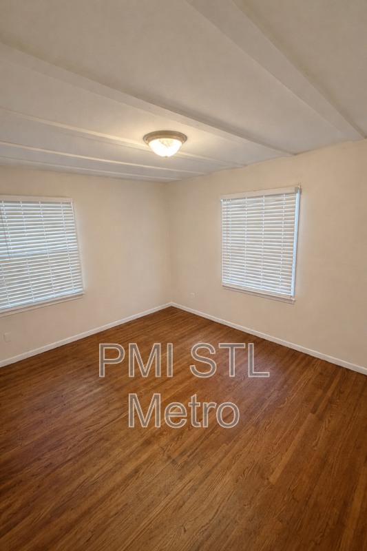 10327 Renfrew Dr - Photo 4 of 9