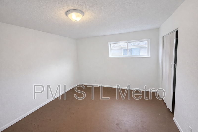 5633 Parchester Dr - Photo 5 of 8