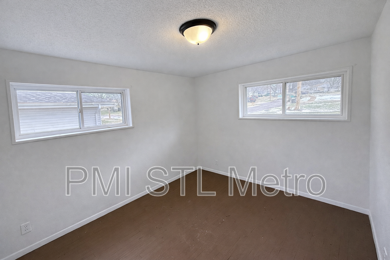 5633 Parchester Dr - Photo 7 of 8