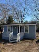 featured image of 27 Domineck St