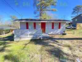 featured image of 8012 Green St