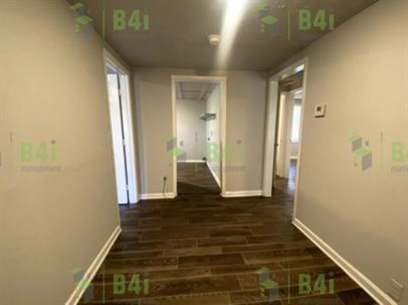 8012 Green St - Photo 4 of 16