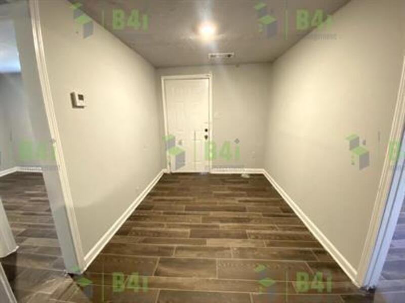 8012 Green St - Photo 5 of 16