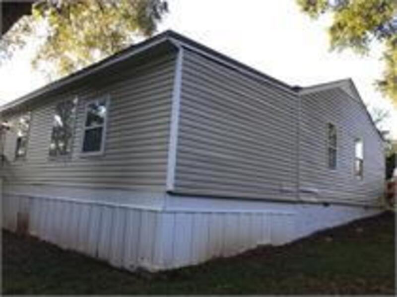 1007 E Mcintosh Rd - Photo 3 of 30