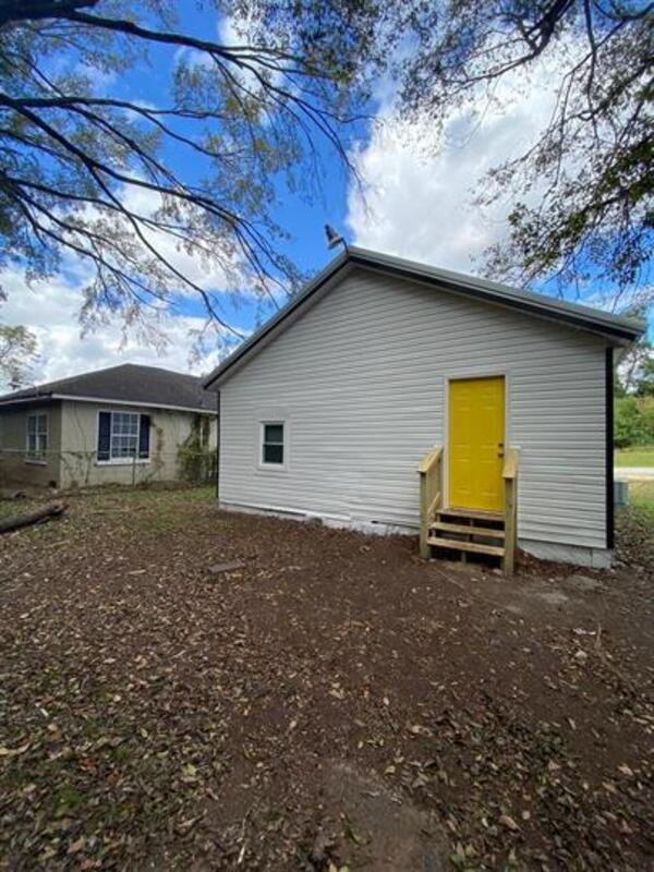 110 W Mitchell St - Photo 2 of 14