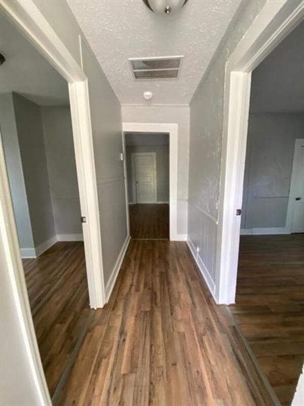 110 W Mitchell St - Photo 4 of 14