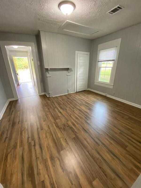 110 W Mitchell St - Photo 7 of 14