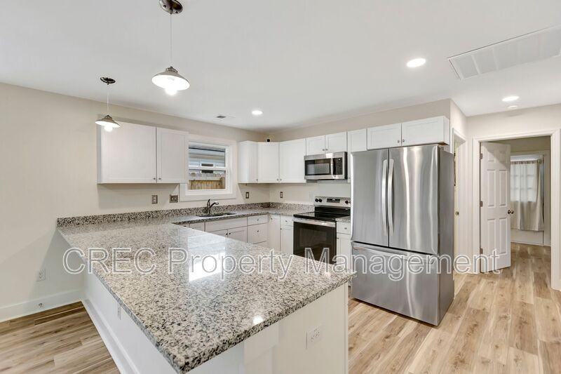 6961 Raymond Ave - Photo 4 of 26