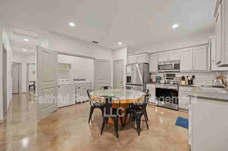 16374 County Road 4137 - Photo 3 of 10