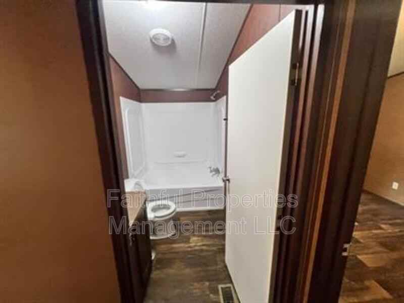 10531 Shadow Wood Cir - Photo 7 of 19