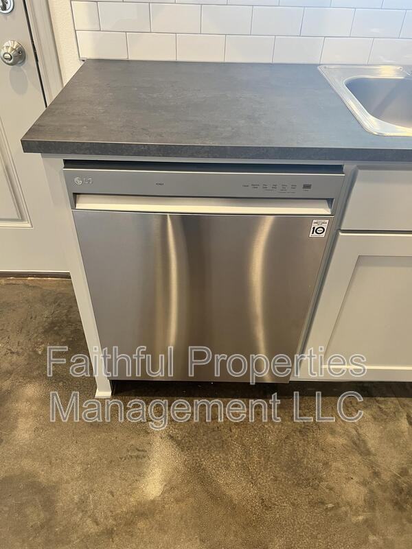 19568 Fonda St E - Photo 3 of 10