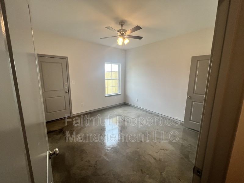 14215 Cr1 - Photo 7 of 9