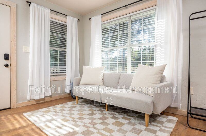 13584 Farm To Market Road - Photo 5 of 10