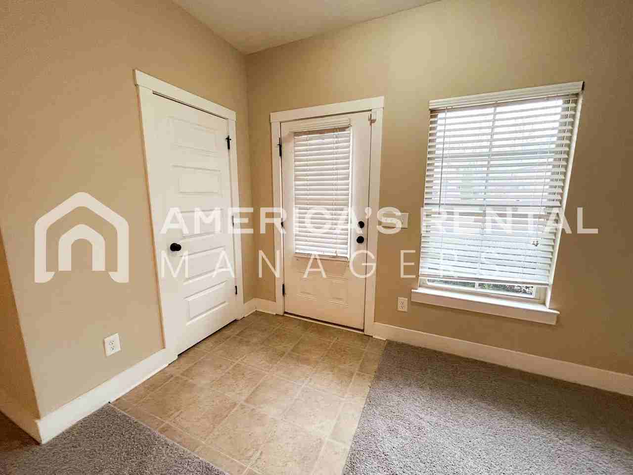4241 Lochshire Ln - Photo 4 of 34