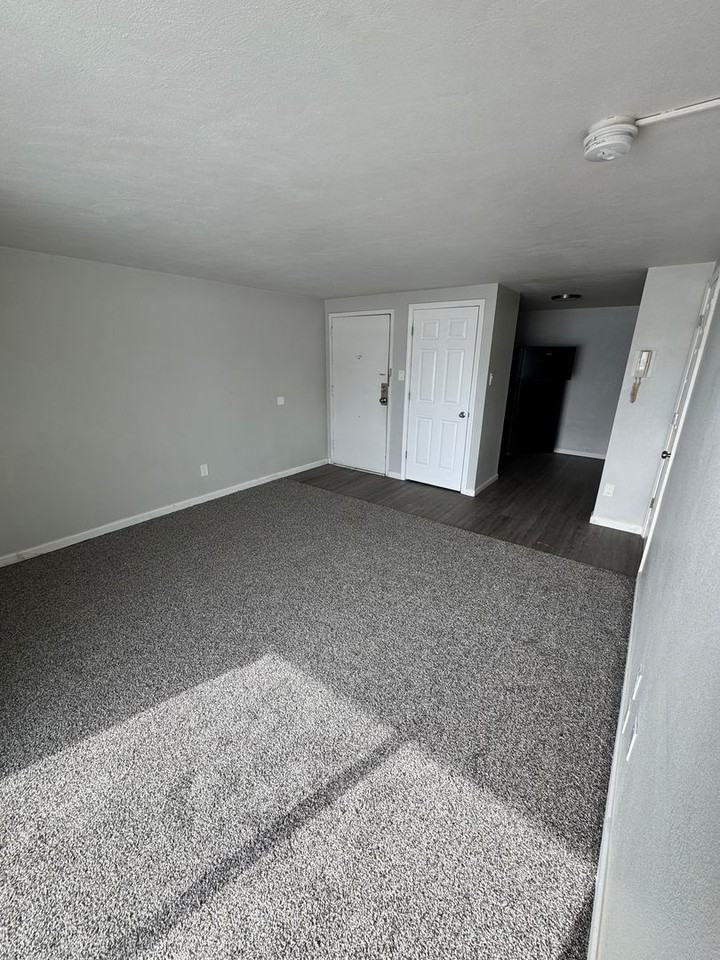 848 Riverview Terrace - Photo 3 of 20