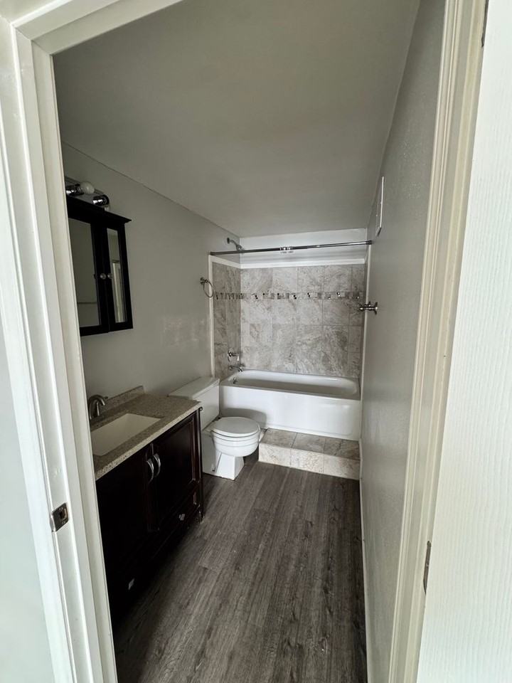 848 Riverview Terrace - Photo 6 of 20