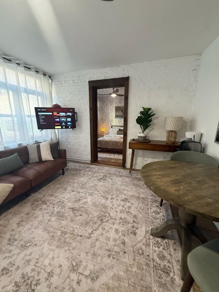 341 W 30th St #1323966P - Photo 3 of 18