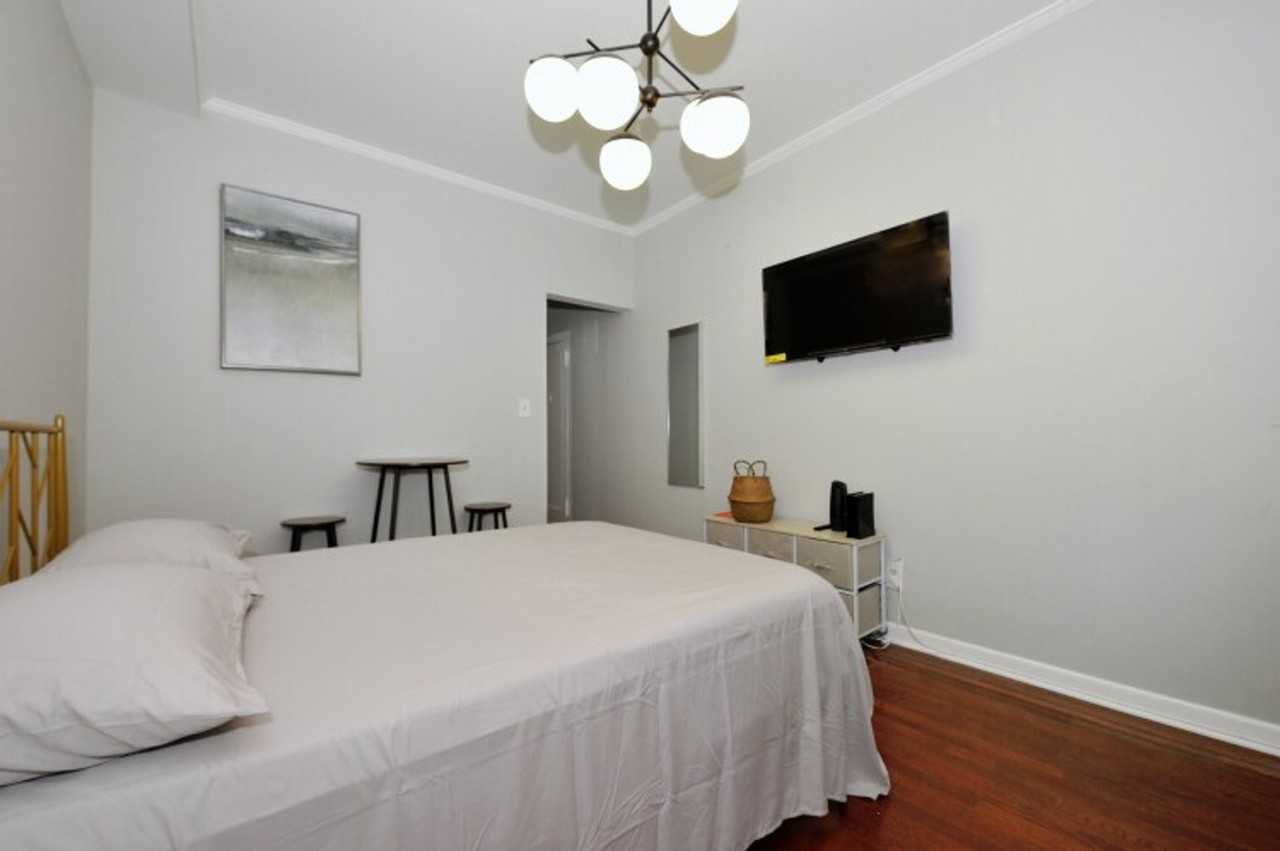 321 E 78th St #1323954P - Photo 2 of 19