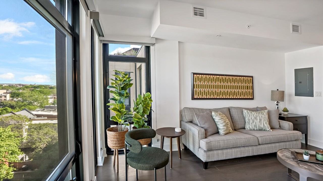 1926 6th St Nw #1395395P - Photo 2 of 32