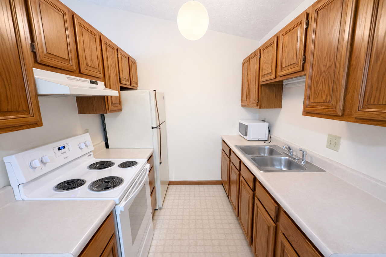 APPLE - Photo 4 of 35